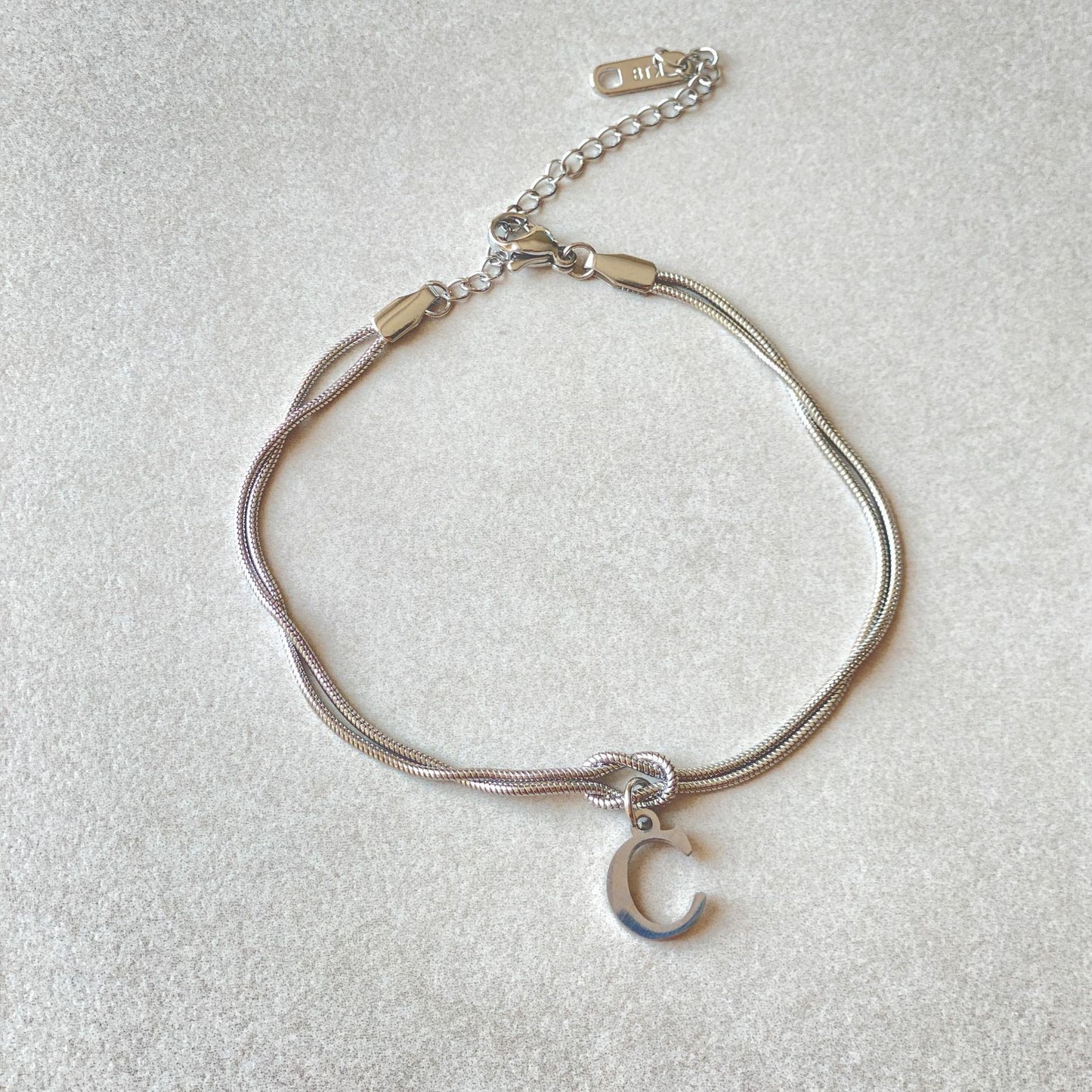 ZeitlosWir™ – Letter Charm