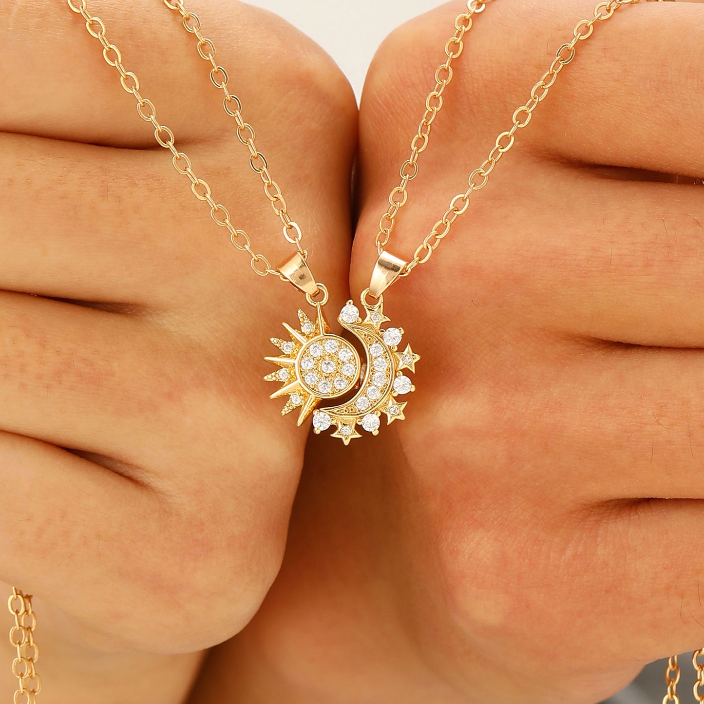 ZeitlosWir™ – Sun & Moon Love Necklace