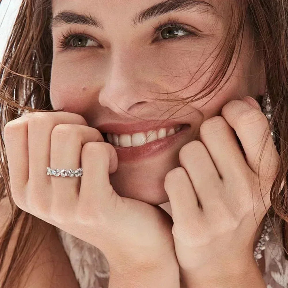 ZeitlosWir™ - Eternity Moissanite Ring