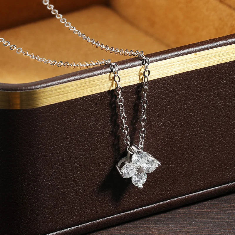 ZeitlosWir™ – LuckyBloom Moissanite Necklace
