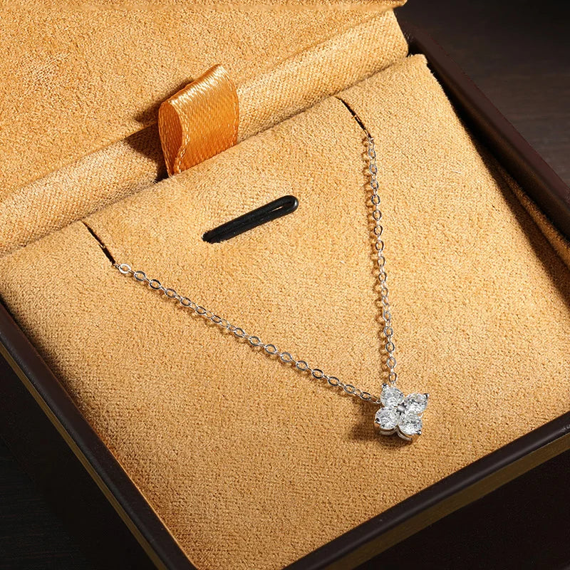 ZeitlosWir™ – LuckyBloom Moissanite Necklace