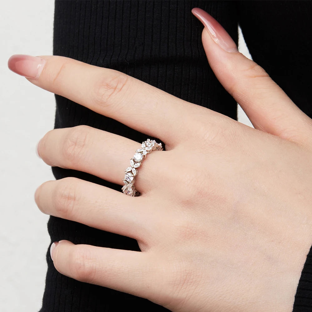 ZeitlosWir™ - Eternity Moissanite Ring