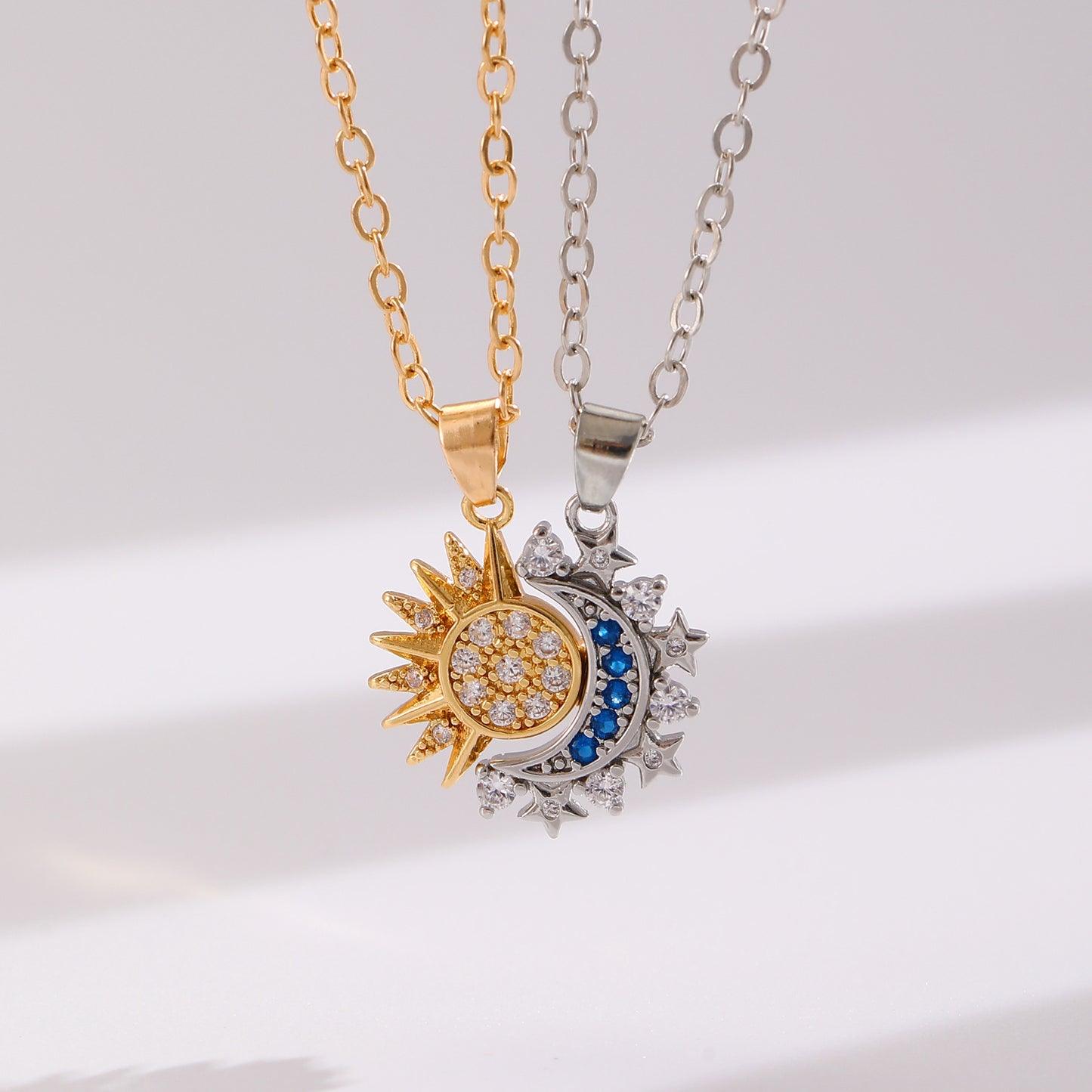 ZeitlosWir™ – Sun & Moon Love Necklace