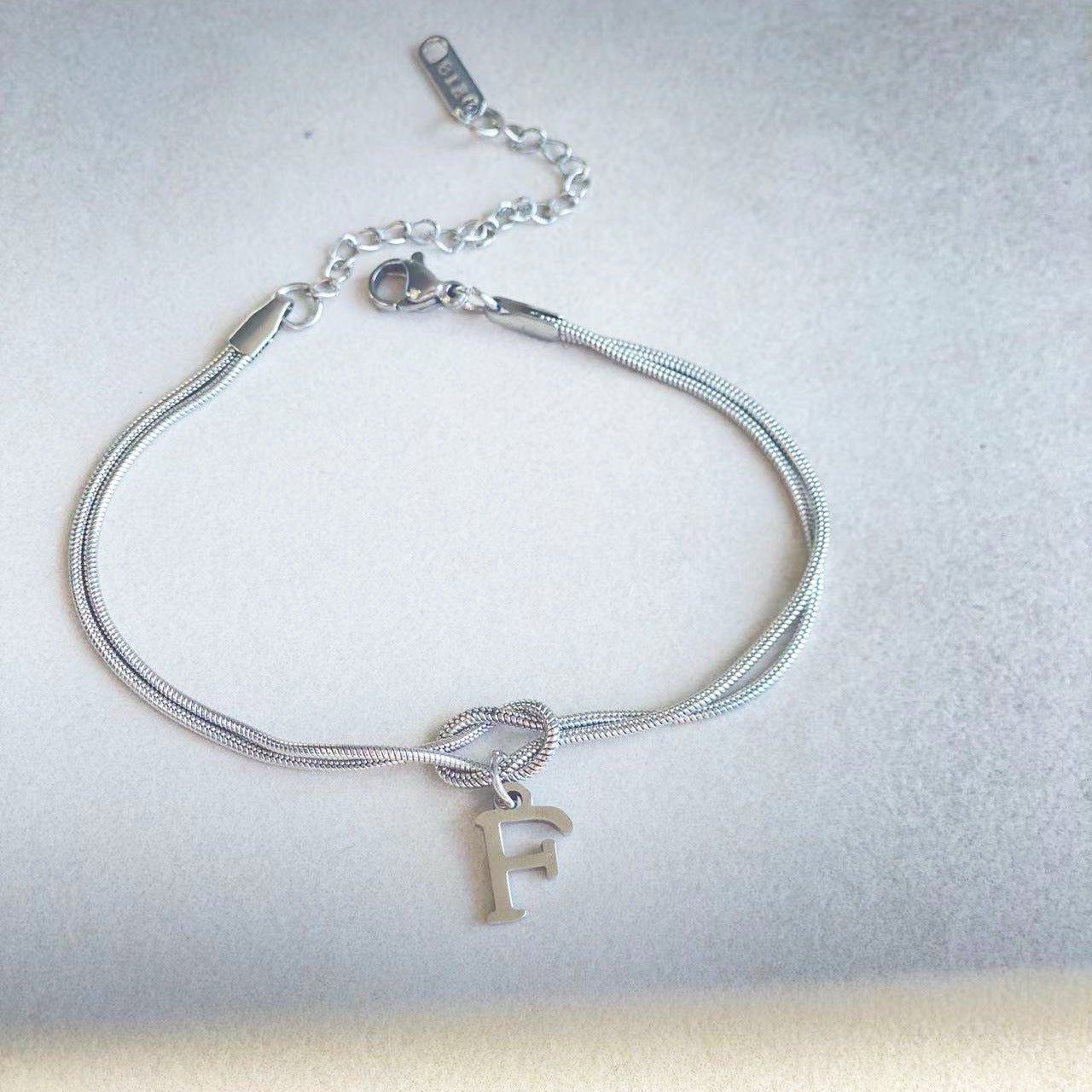 ZeitlosWir™ – Letter Charm