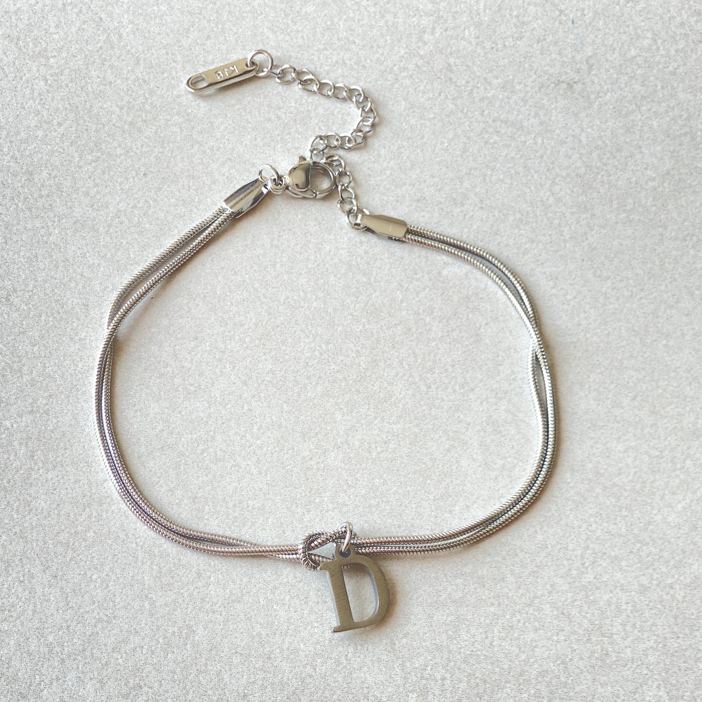 ZeitlosWir™ – Letter Charm