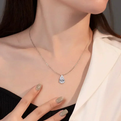 ZeitlosWir™ – CrystalDrop Moissanite Pendant Necklace