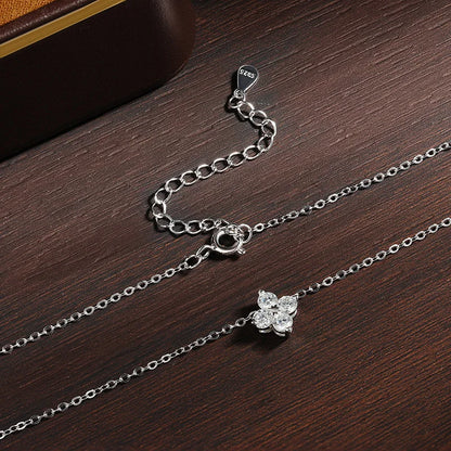 ZeitlosWir™ – LuckyBloom Moissanite Necklace