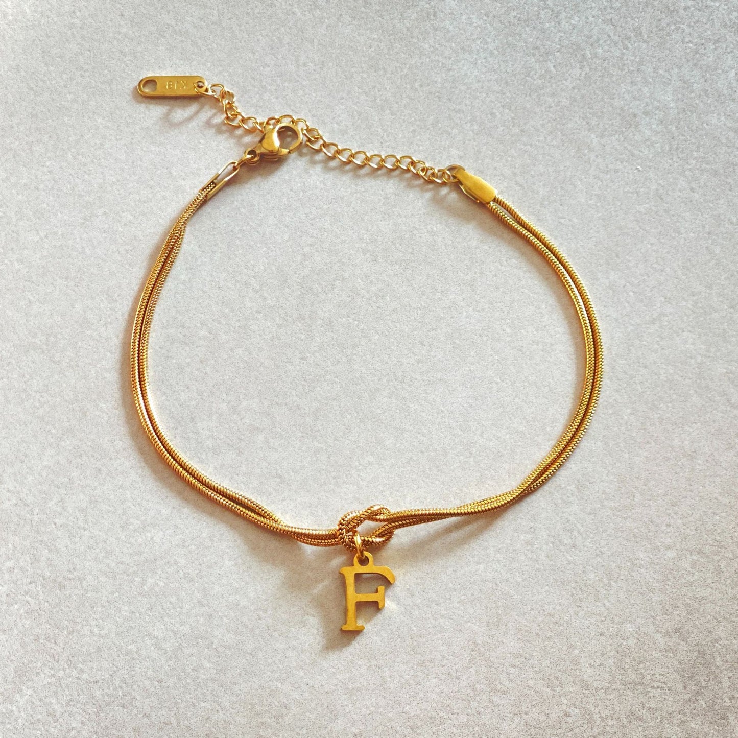 ZeitlosWir™ – Letter Charm