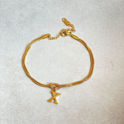 ZeitlosWir™ – Letter Charm