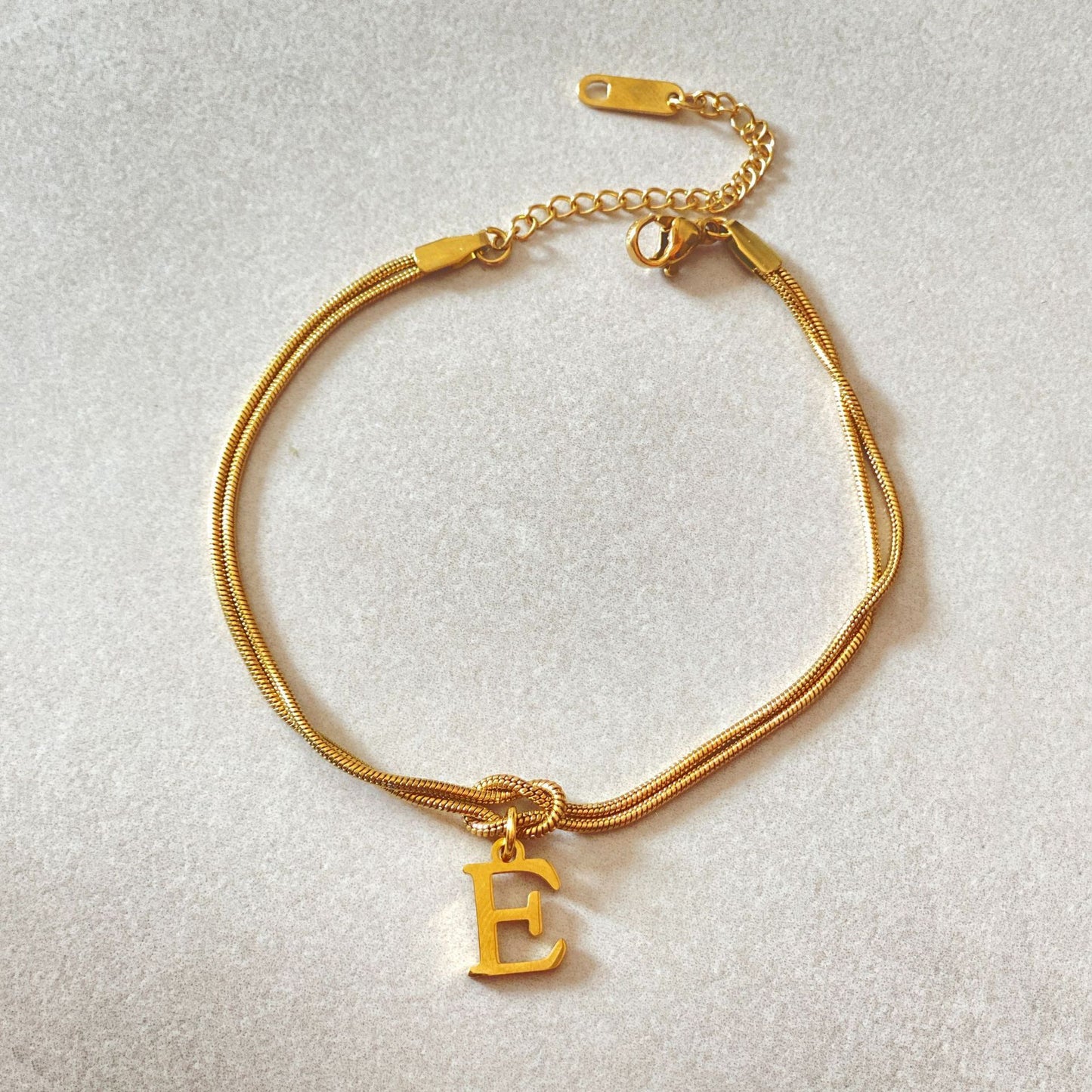 ZeitlosWir™ – Letter Charm